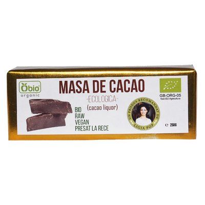              <h1>Cacao liquor raw bio 250g</h1> <p>Cacao liquor se obtine prin presarea boabelor intregi de cacao, si  incalzirea acestora la temperaturi joase (pana in 40 de grade), pana  formeaza o pasta. Aceasta pasta se va solidifica la temperaturi sub 32  de grade. Practic avem in fata cea mai naturala si sanatoasa forma de  ciocolata, 100% cruda si ecologica:)</p> <p>Puteti consuma produsul ca atare, sau daca doriti, puteti sa-l topiti  la temperaturi pana in 40 de grade si sa adaugati un indulcitor natural  sanatos, cum ar fi zaharul din palmier sau xylitolul, si astfel veti  obtine o ciocolata delicioasa raw, si mai ales sanatoasa!</p> <p>De asemenea puteti folosi cacao liquor in diverse compozitii pentru deserturi raw si nu numai.</p> <p>Produs certificat organic.</p> <p>Gramaj: 250g</p>         